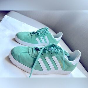 Adidas Gazelle sneakers